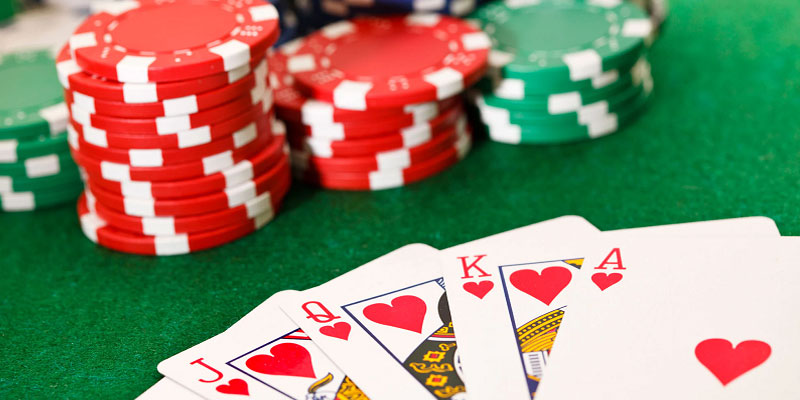Dạy chơi Poker vòng đặt cược đầu tiên